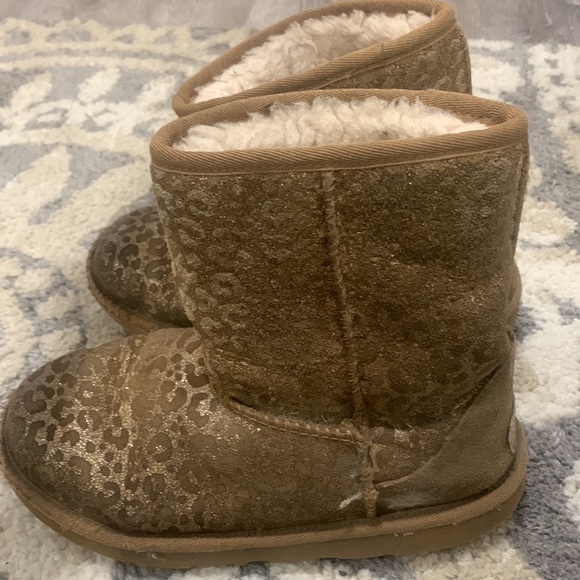 Brown sparkles, brown UGGs kids size 3 soft, fluffy used kids - Picture 3 of 4
